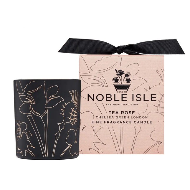 شمعة نوبل آيل "وردة الشاي" العطرية الفاخرة