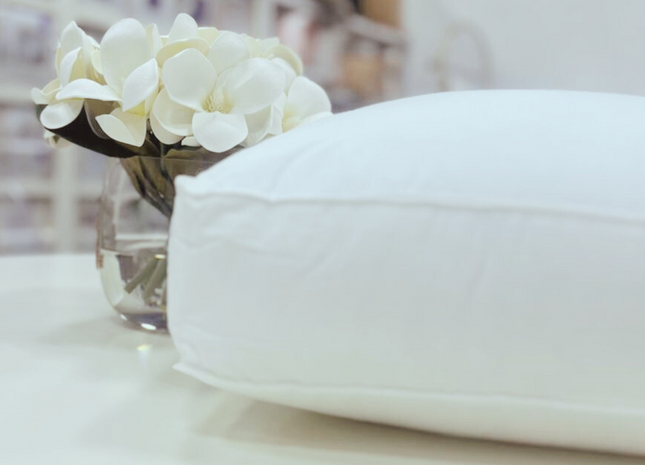 Kauffmann "Finesse" Microfiber Baffle Filled Pillow - 50 x 75 cm