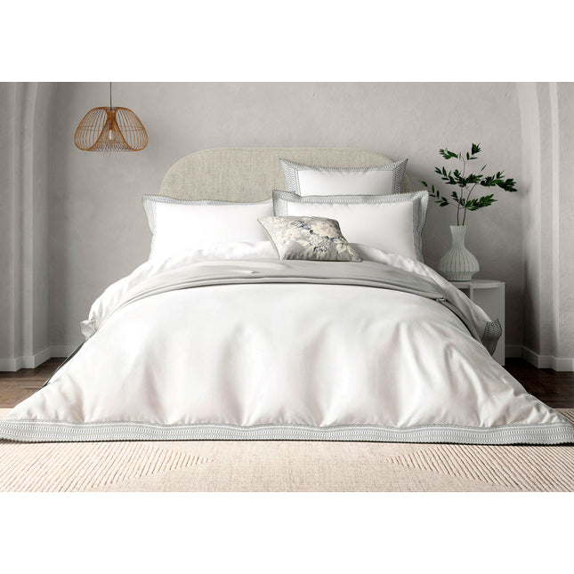 Bedeck of Belfast "Astrid" Duvet Cover and Oxford Pillowcase in White/Silver