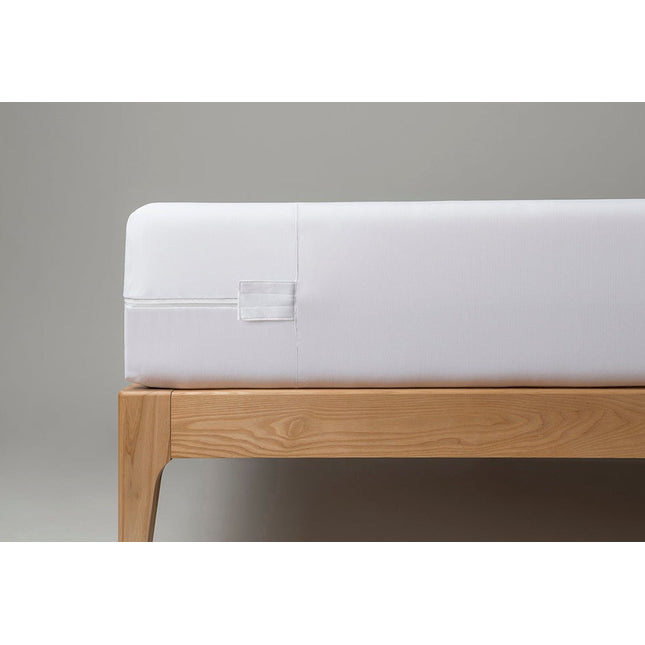 Velfont "Anti-bedbug" Mattress Protector in White