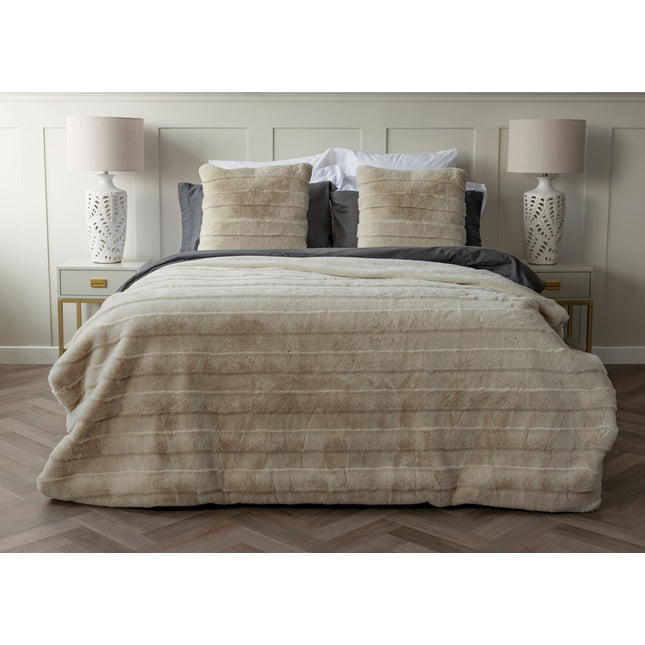 Belledorm "Alaska" Faux Fur Throws in Oatmeal