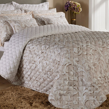 Christy "Como" Bedspread Sets in Stone