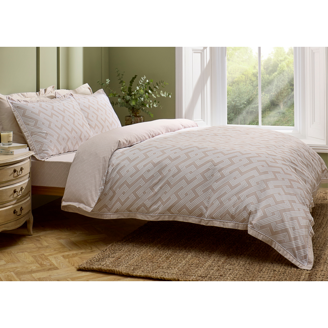 Christy "Groove" Geometric Duvet Cover Set in Gold