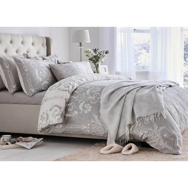طقم غطاء لحاف "جوزيت" من لورا آشلي مصنوع من الفولاذ