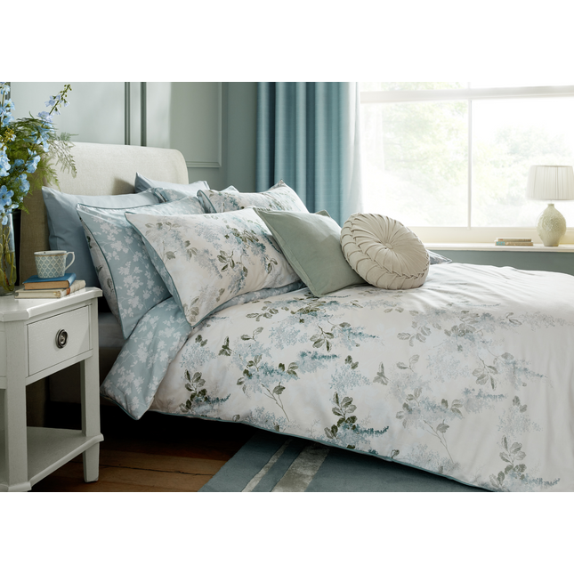 طقم غطاء لحاف "ميرابيل" من لورا آشلي بلون سيسبراي الباهت