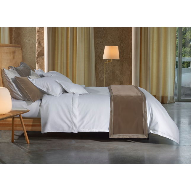 Amalia "Jaya Velvet" Bed runner & Square Oxford Pillowcase in Sand