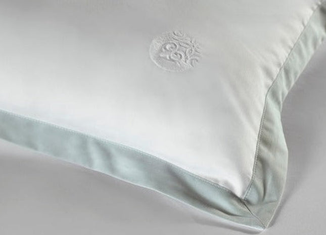 Amalia "Prado" 430 Thread Count Duvet Cover in White with Soft Green Border