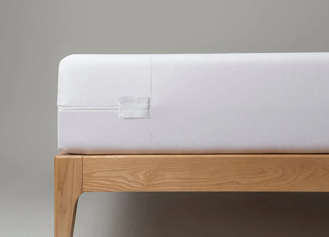Velfont "Anti-bedbug" Mattress Protector in White