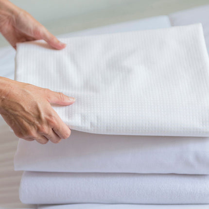 Velfont "Anti-bedbug" Mattress Protector in White