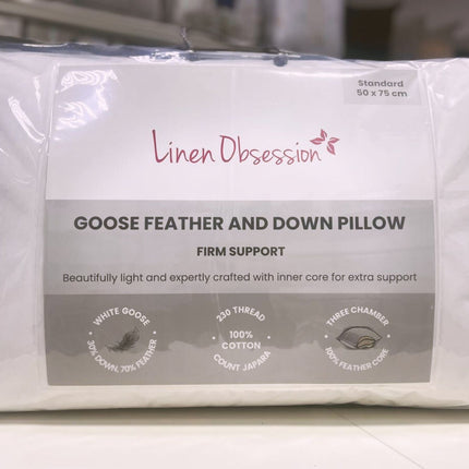 وسائد Linen Obsession المحشوة بحشوة ريش الإوز - دعم قوي