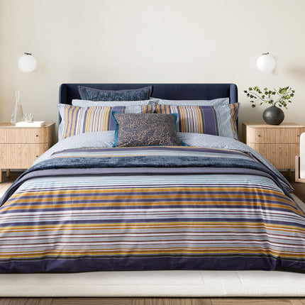 طقم غطاء لحاف "سيبيل" من Bedeck of Belfast بلون بيض البط