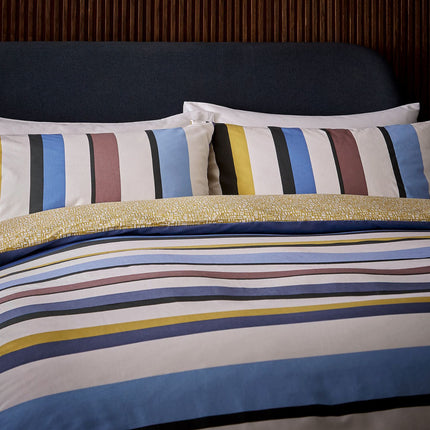 طقم أغطية لحاف "ألثيا" من هيلينا سبرينغفيلد باللون الأزرق الداكن