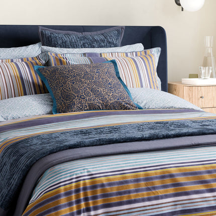 طقم غطاء لحاف "سيبيل" من Bedeck of Belfast بلون بيض البط