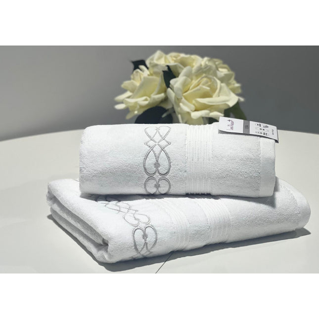 مجموعة مناشف الحمام "Ritual" من Linen Obsession باللون الكريمي الخام