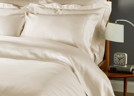 Christy Premium "900 Thread Count Picot" Bed Linen in Cream