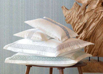 Amalia "Elo" 430TC Duvet Cover in White with White/Verbena