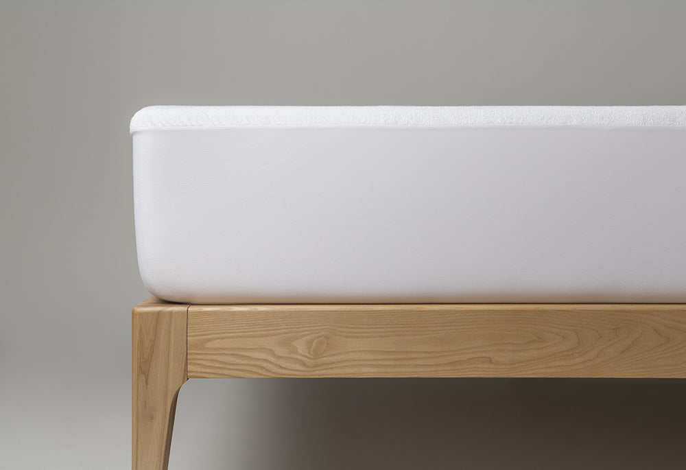 Velfont "Babylon" Bamboo Mattress Protector in White