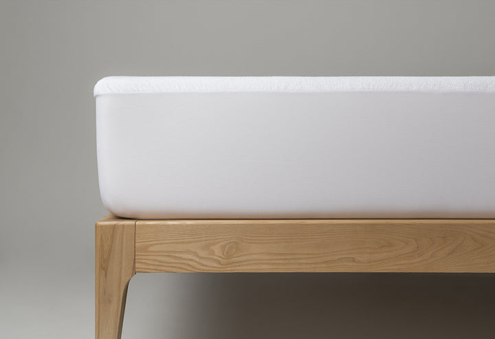 Velfont "Babylon" Bamboo Mattress Protector in White