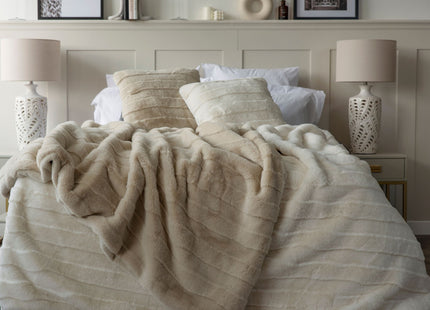 Belledorm "Alaska" Faux Fur Throws in Snow