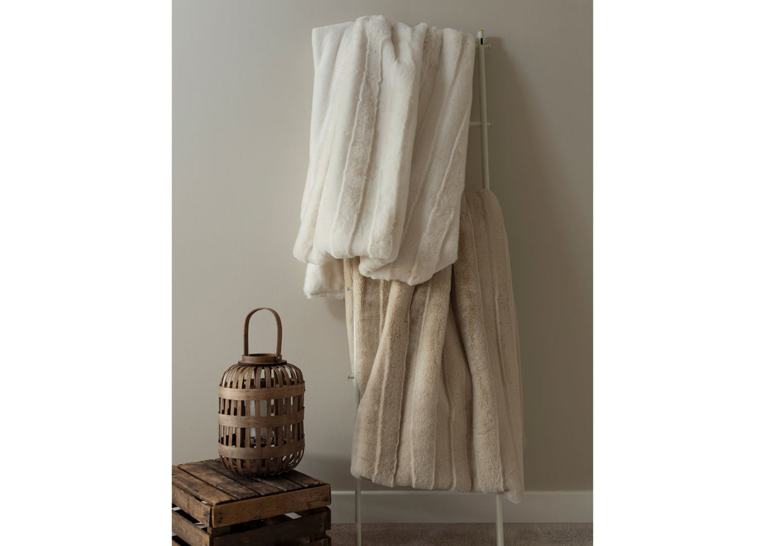 Belledorm "Alaska" Faux Fur Throws in Oatmeal