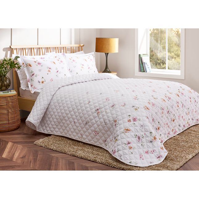 Christy "Arabella" Bedspread & Pair Pillow sham Quilted in Multi