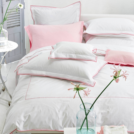 طقم أغطية لحاف "ألثيا" من هيلينا سبرينغفيلد باللون الأزرق الداكن