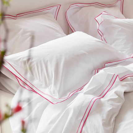 طقم أغطية لحاف "ألثيا" من هيلينا سبرينغفيلد باللون الأزرق الداكن