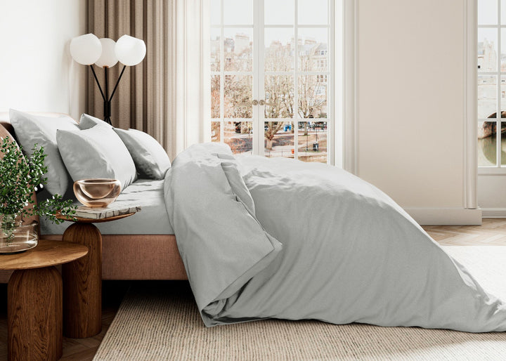 Bedeck of Belfast "400 TC Fine Linens Sateen" Duvet Cover Set in Silver