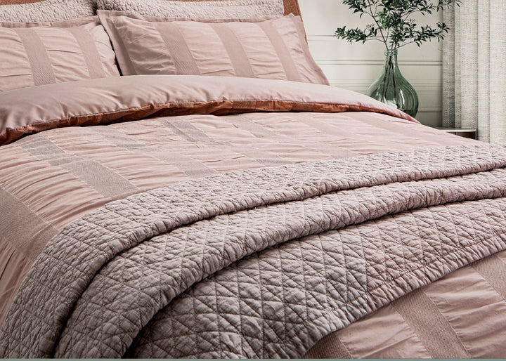 Bedeck of Belfast "Stonewashed Cotton" Quilted Throw in Pink