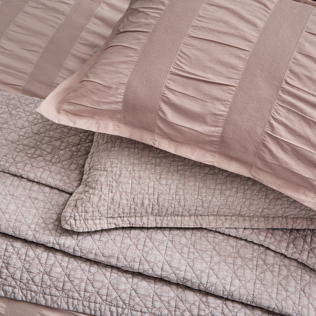 Bedeck of Belfast "Stonewashed Cotton" Quilted Pillowcase in Pink