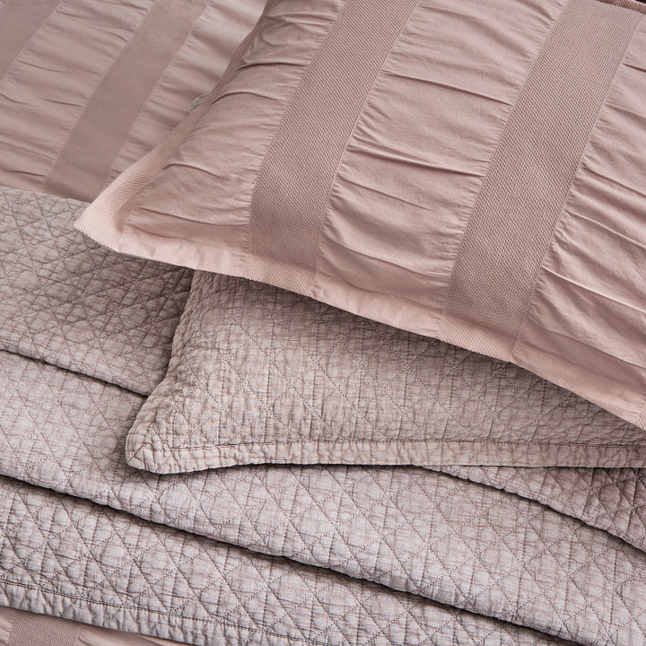 Bedeck of Belfast "Stonewashed Cotton" Quilted Pillowcase in Pink