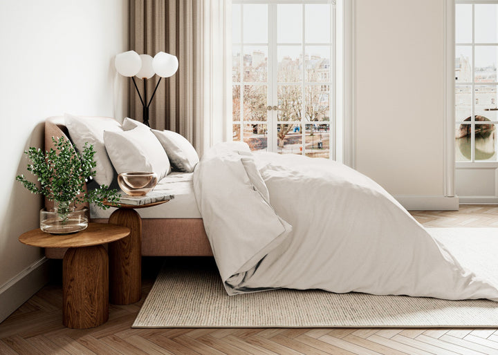 Bedeck of Belfast "400 TC Fine Linens Sateen" Fitted Sheet in Chalk