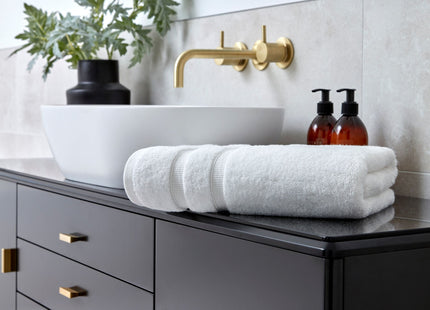Christy "Signum" Combed Cotton Bath Towels Collection in White