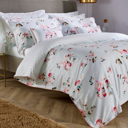 Christy "Clarence" Duvet Cover Sets in Ruby