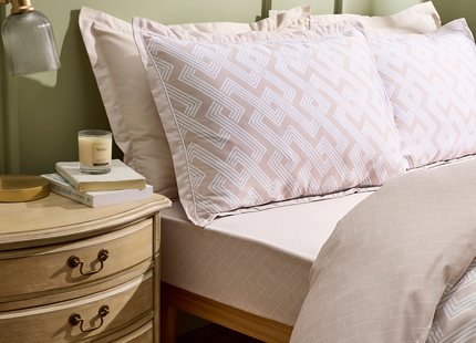 Christy "Groove" Geometric Duvet Cover Set in Gold