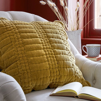 وسادة لورا آشلي "هانيا" المزخرفة المحشوة - ٥٠ × ٥٠ سم