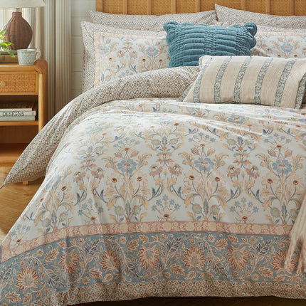 طقم غطاء لحاف "Walled Garden" من Laura Ashley باللون الأصفر