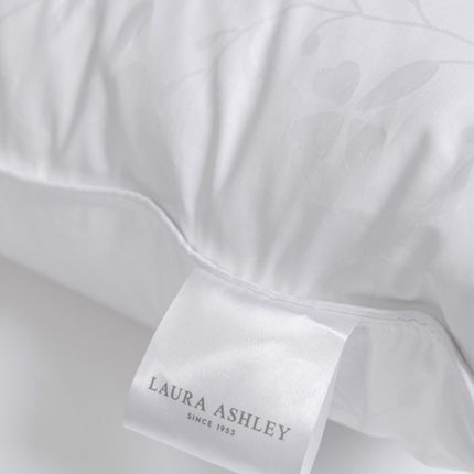 وسادة كوفمان "شاليه" المصنوعة من ريش الإوز الألماني بنسبة 100% والمحشوة بثلاث حجرات - راحة ثابتة