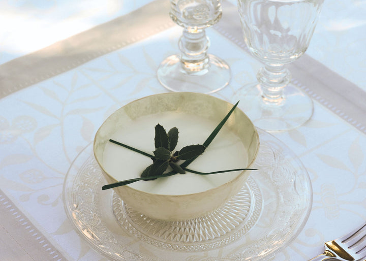 Le Jacquard Francais "Venezia" Table Linen Collection in Ivory