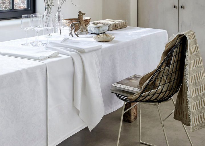 Le Jacquard Francais "Voyage Iconique" Table Linen Collection in White