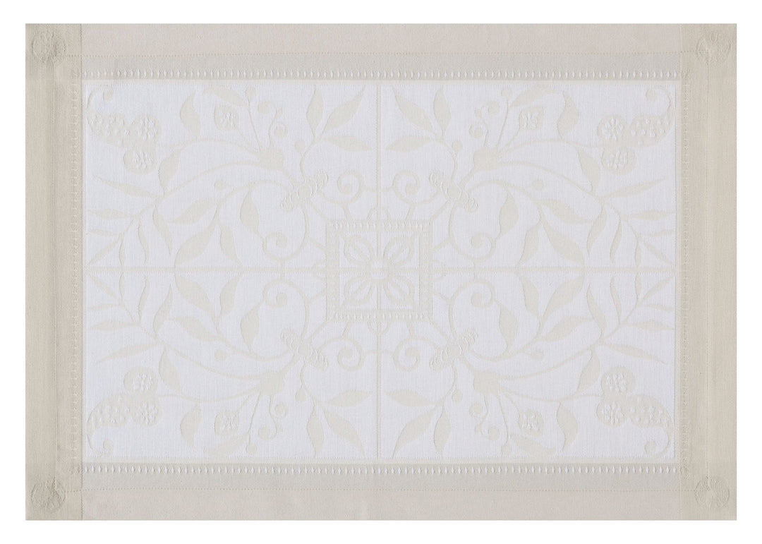 Le Jacquard Francais "Venezia" Table Linen Collection in Ivory