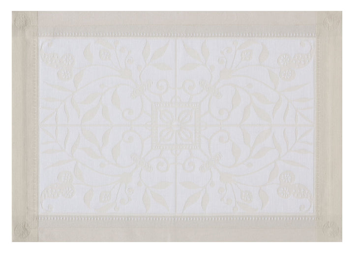 Le Jacquard Francais "Venezia" Table Linen Collection in Ivory