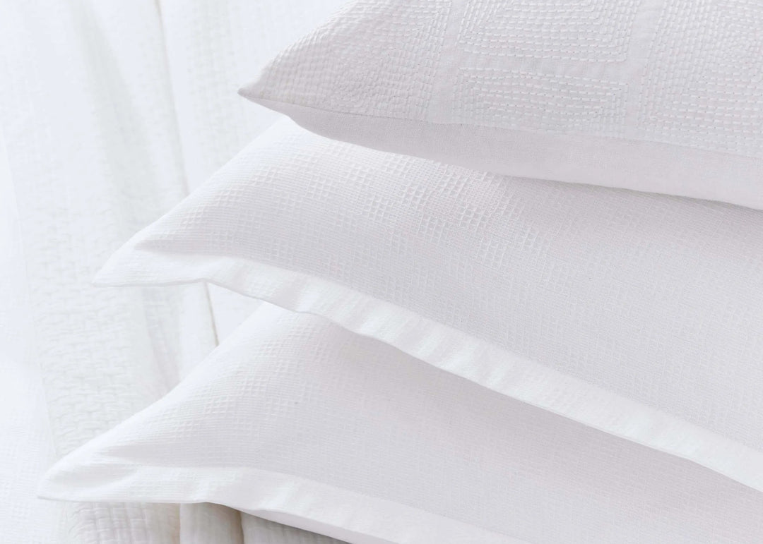 Murmur "Ari" Duvet Cover and Pillowcase in White