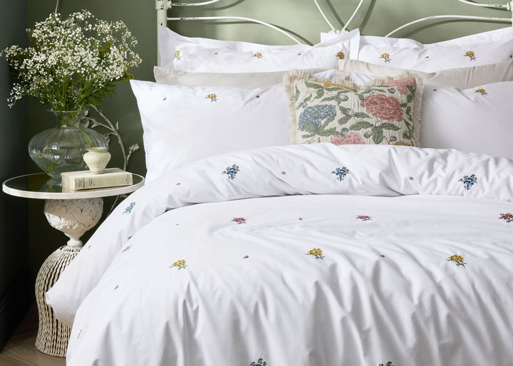 Historic Royal Palaces "Royal Embroidery" Duvet Cover Set in Multi