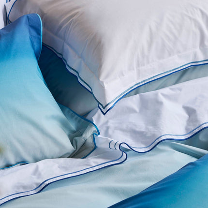 طقم أغطية لحاف "ألثيا" من هيلينا سبرينغفيلد باللون الأزرق الداكن