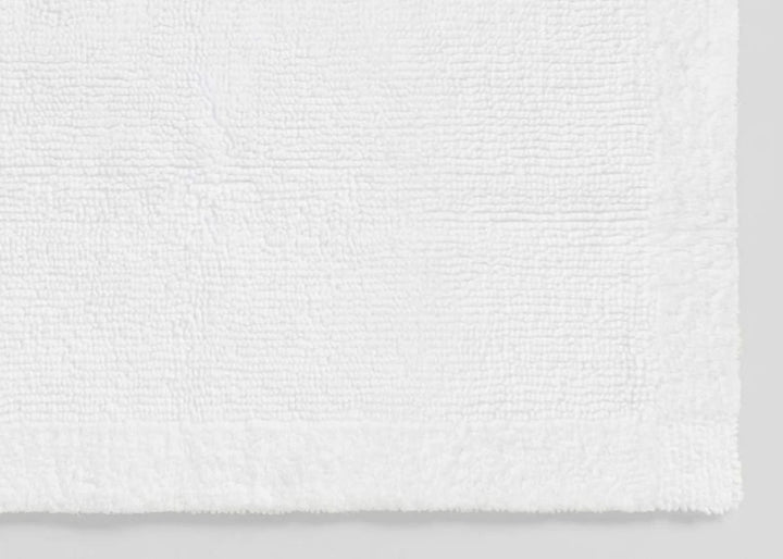 Sheridan "Larken" Bath Tufted Rugs in White