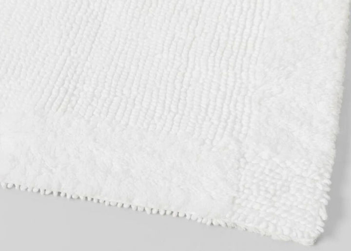 Sheridan "Larken" Bath Tufted Rugs in White