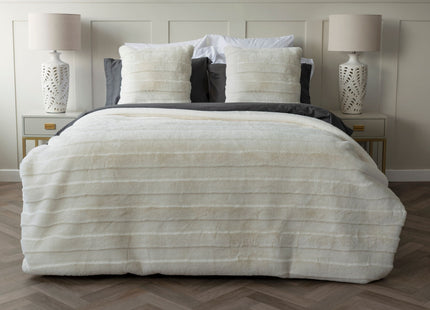 Belledorm "Alaska" Faux Fur Throws in Snow