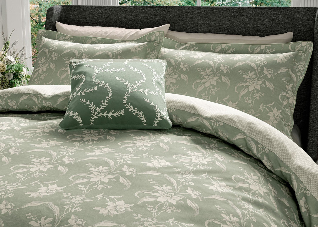V&amp;A "Daffodil" Duvet Cover Set in Green