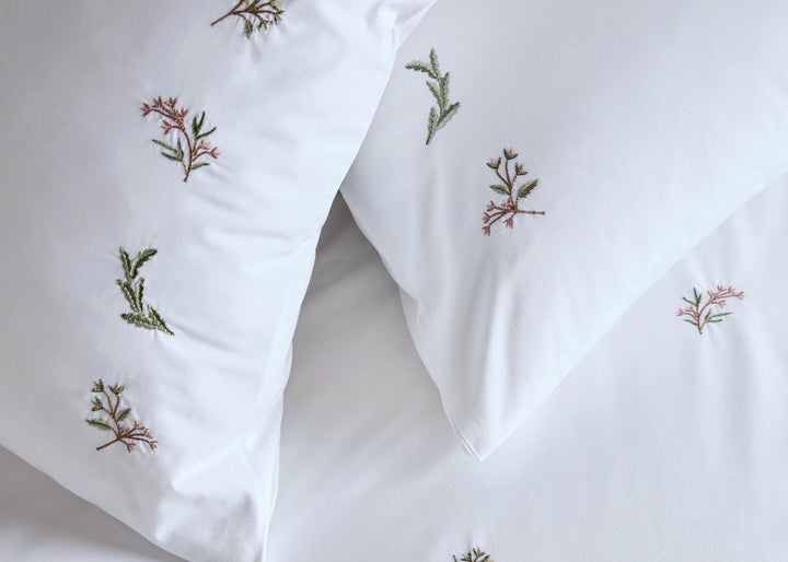 Historic Royal Palaces "Victoria Sprigs" Duvet Cover Set in Rose Pink